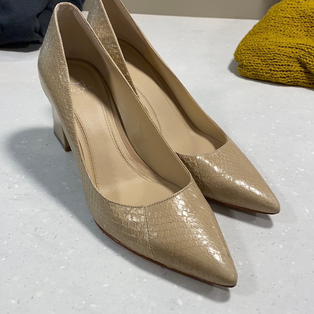 Marc Fisher Tan Faux Snakeskin Block Heels sz 8